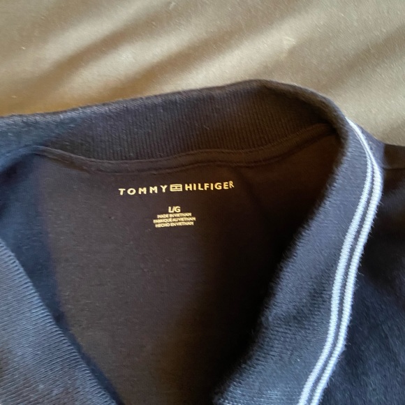 4- V Neck collared tops - Picture 5 of 8